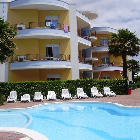 Residence Il Triangolo Roseto Degli Abruzzi Esterno foto