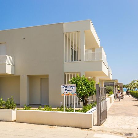 Residence Il Triangolo Roseto Degli Abruzzi Esterno foto