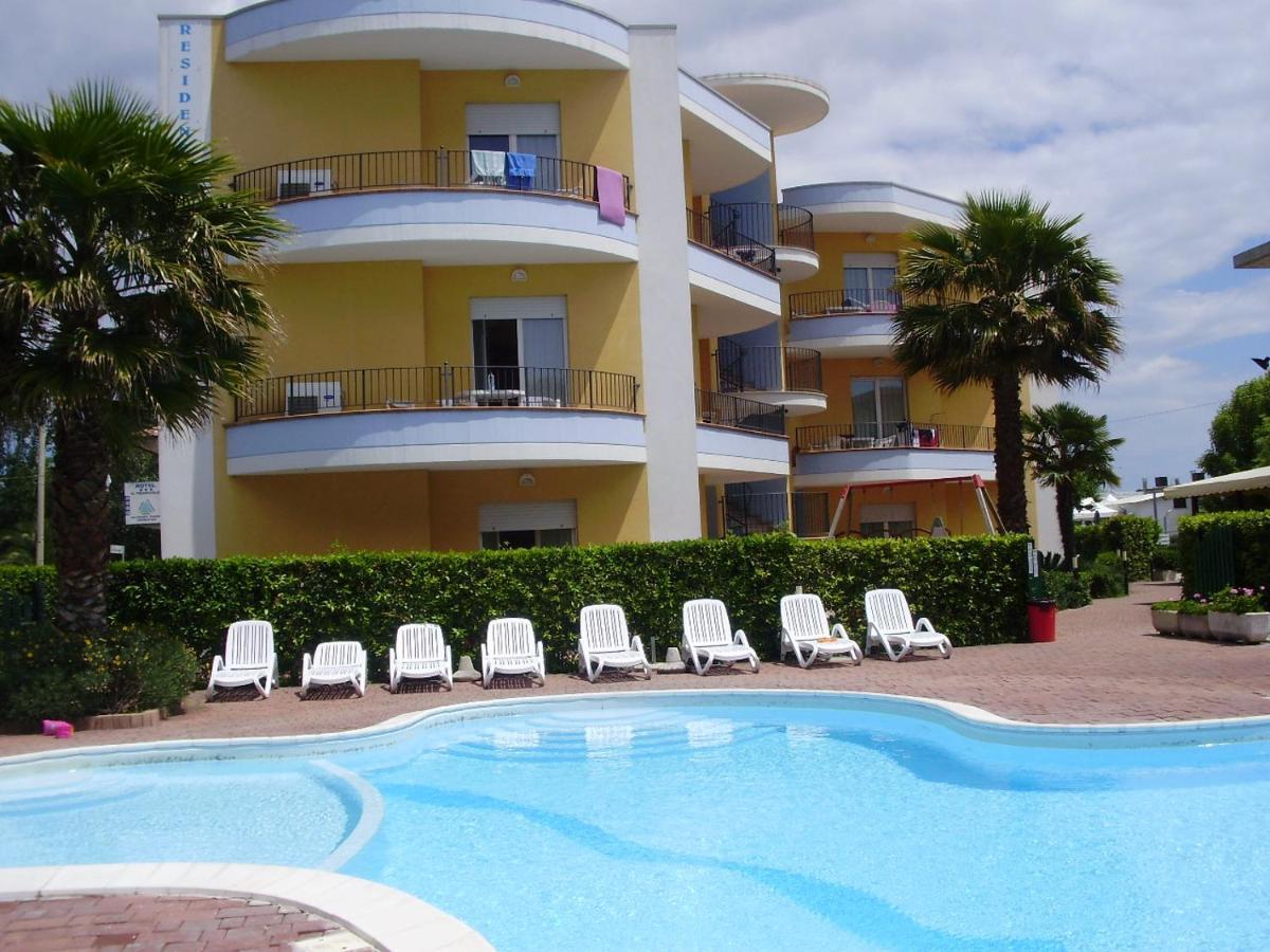 Residence Il Triangolo Roseto Degli Abruzzi Esterno foto