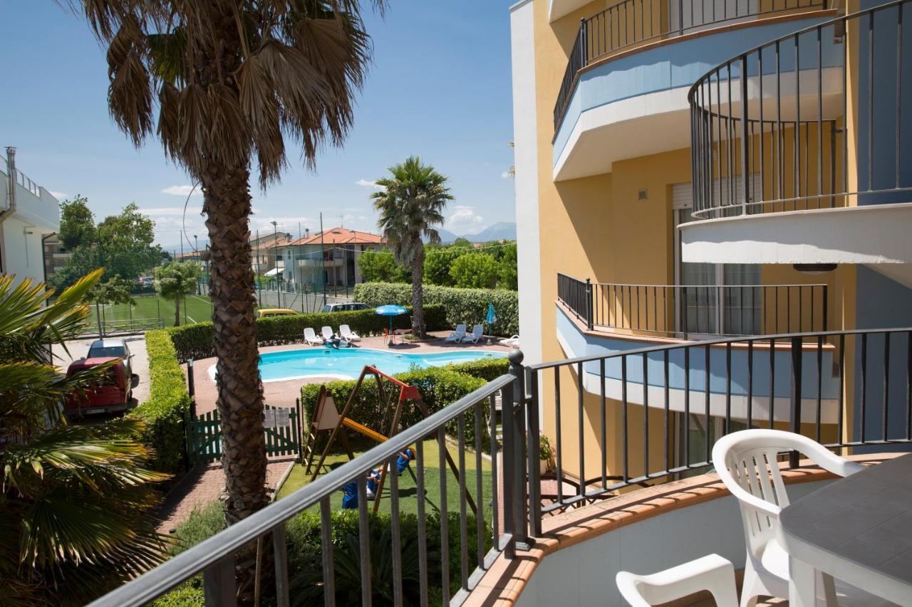 Residence Il Triangolo Roseto Degli Abruzzi Esterno foto
