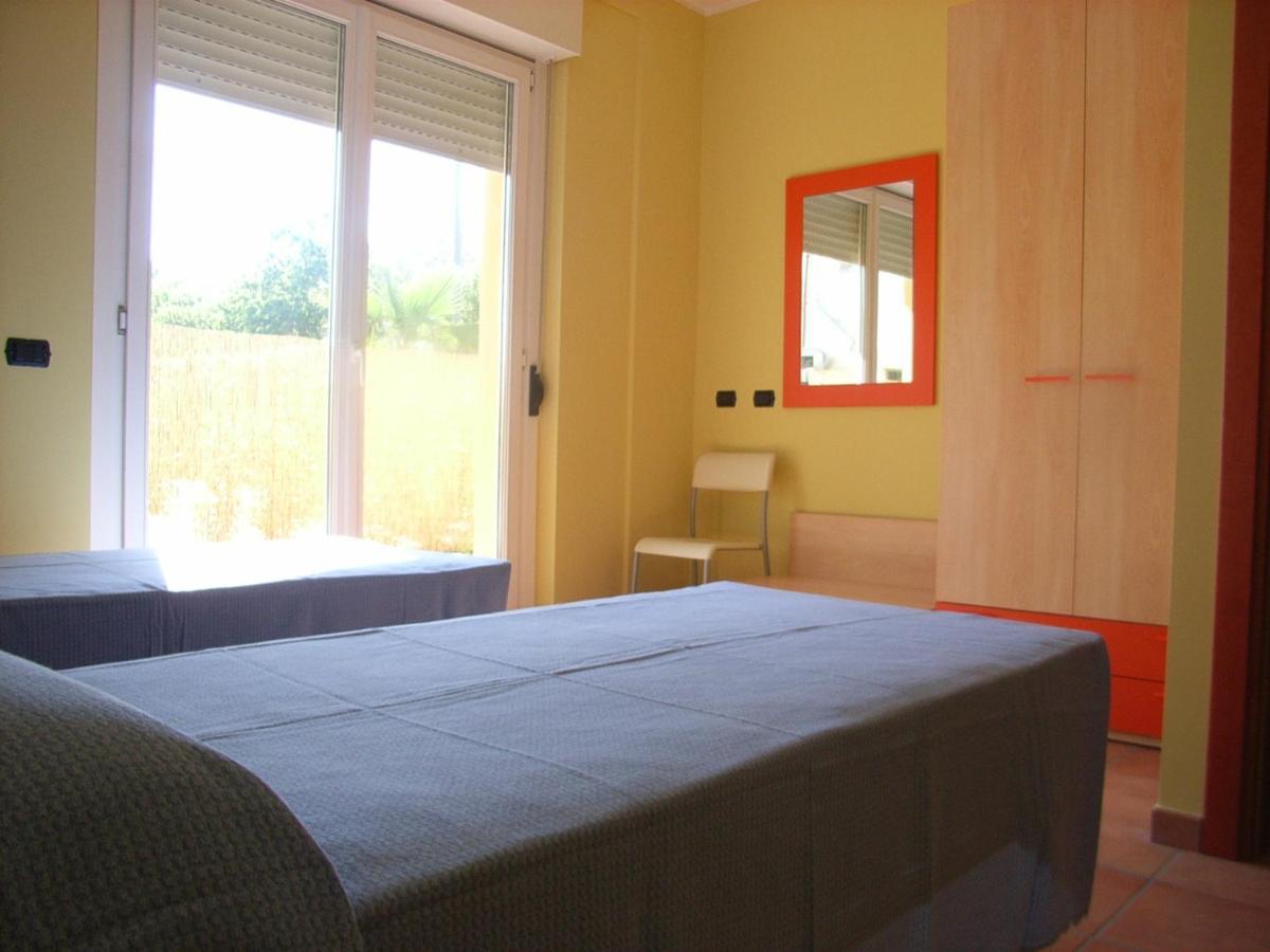 Residence Il Triangolo Roseto Degli Abruzzi Esterno foto