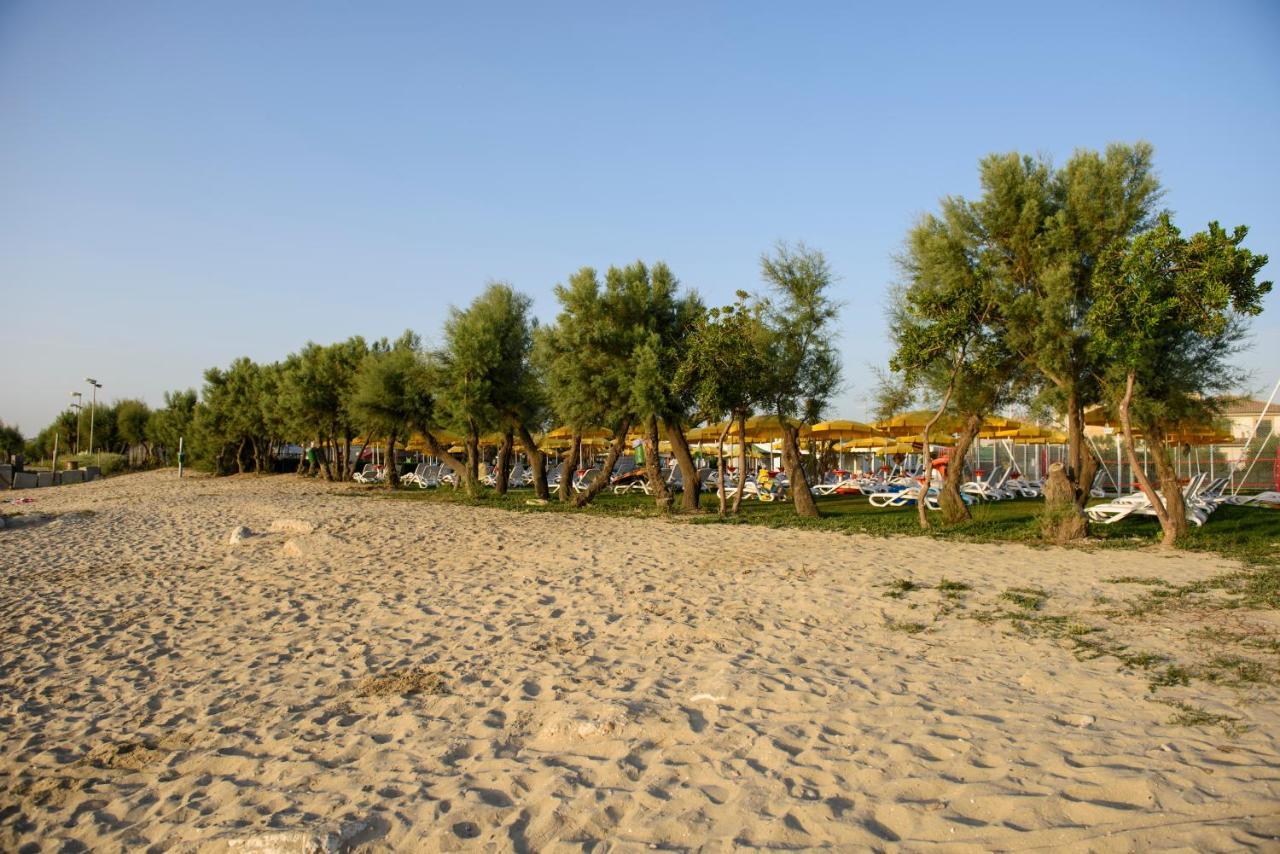 Residence Il Triangolo Roseto Degli Abruzzi Esterno foto