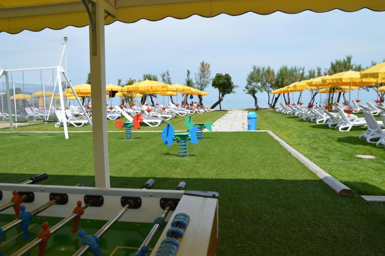 Residence Il Triangolo Roseto Degli Abruzzi Esterno foto