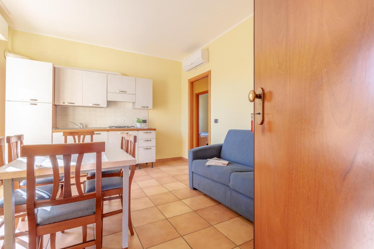 Residence Il Triangolo Roseto Degli Abruzzi Esterno foto