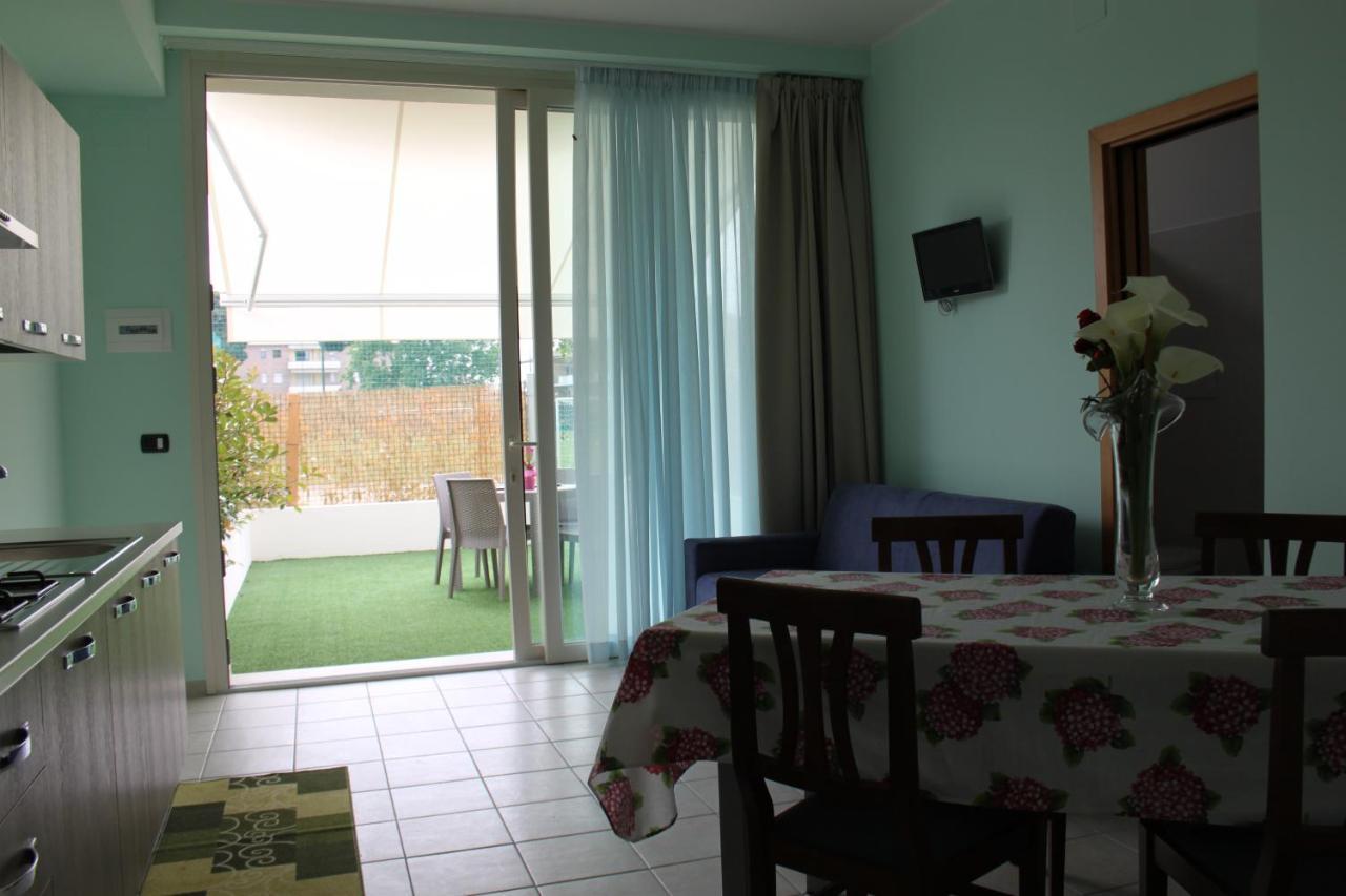 Residence Il Triangolo Roseto Degli Abruzzi Esterno foto