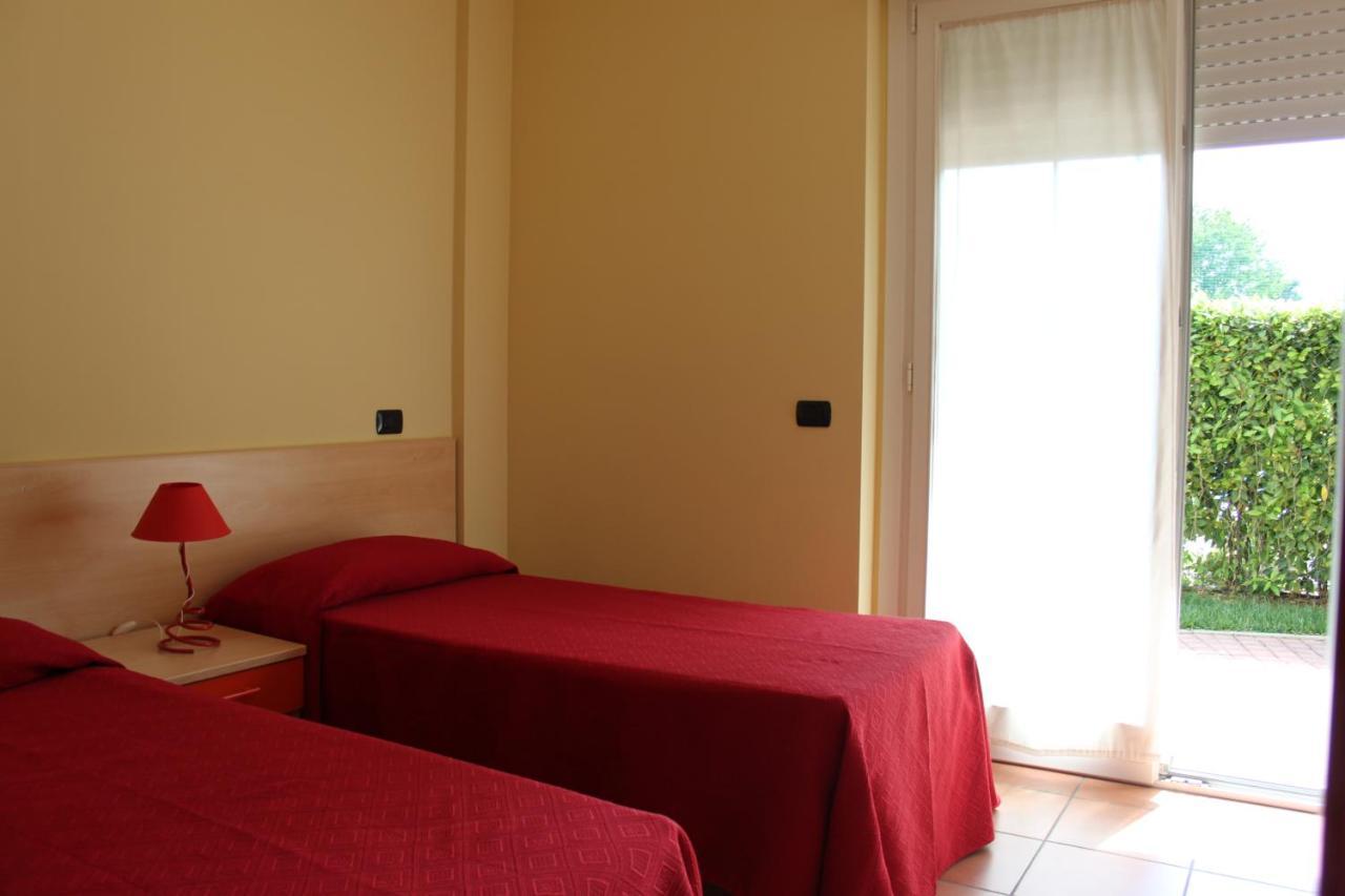Residence Il Triangolo Roseto Degli Abruzzi Esterno foto