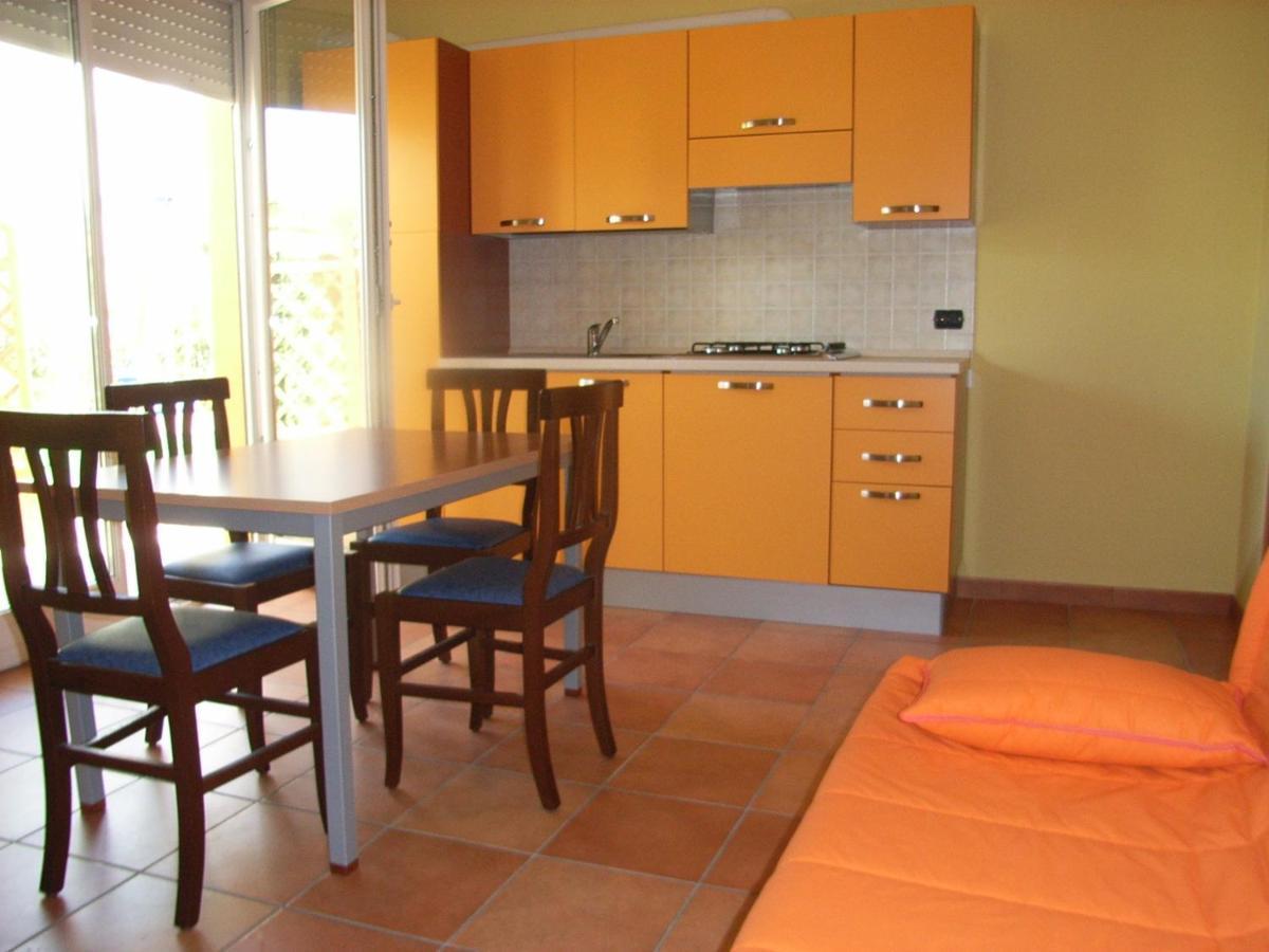 Residence Il Triangolo Roseto Degli Abruzzi Esterno foto